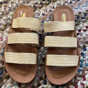 cushionaire 3 strap sandals